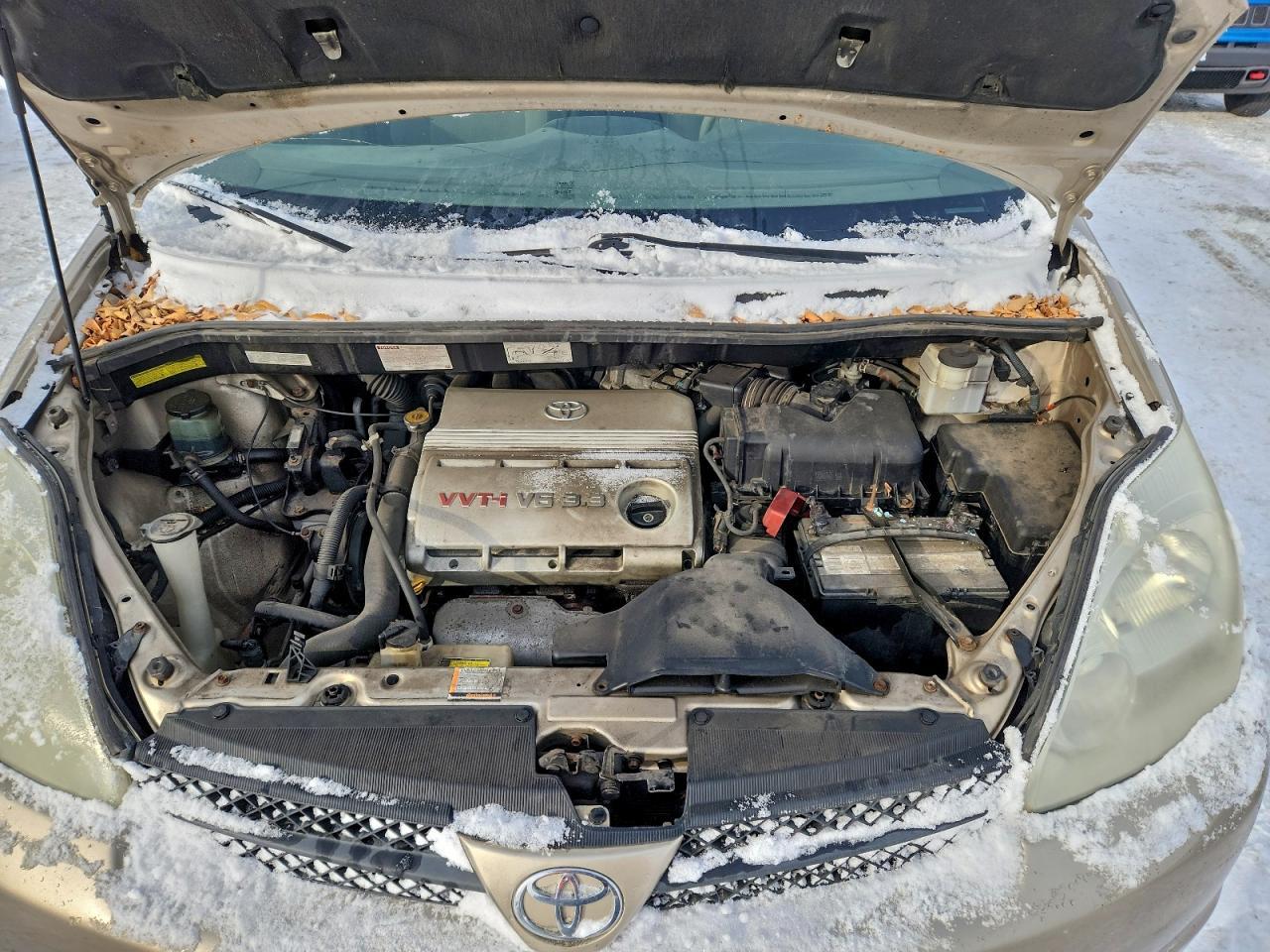 2004 TOYOTA SIENNA