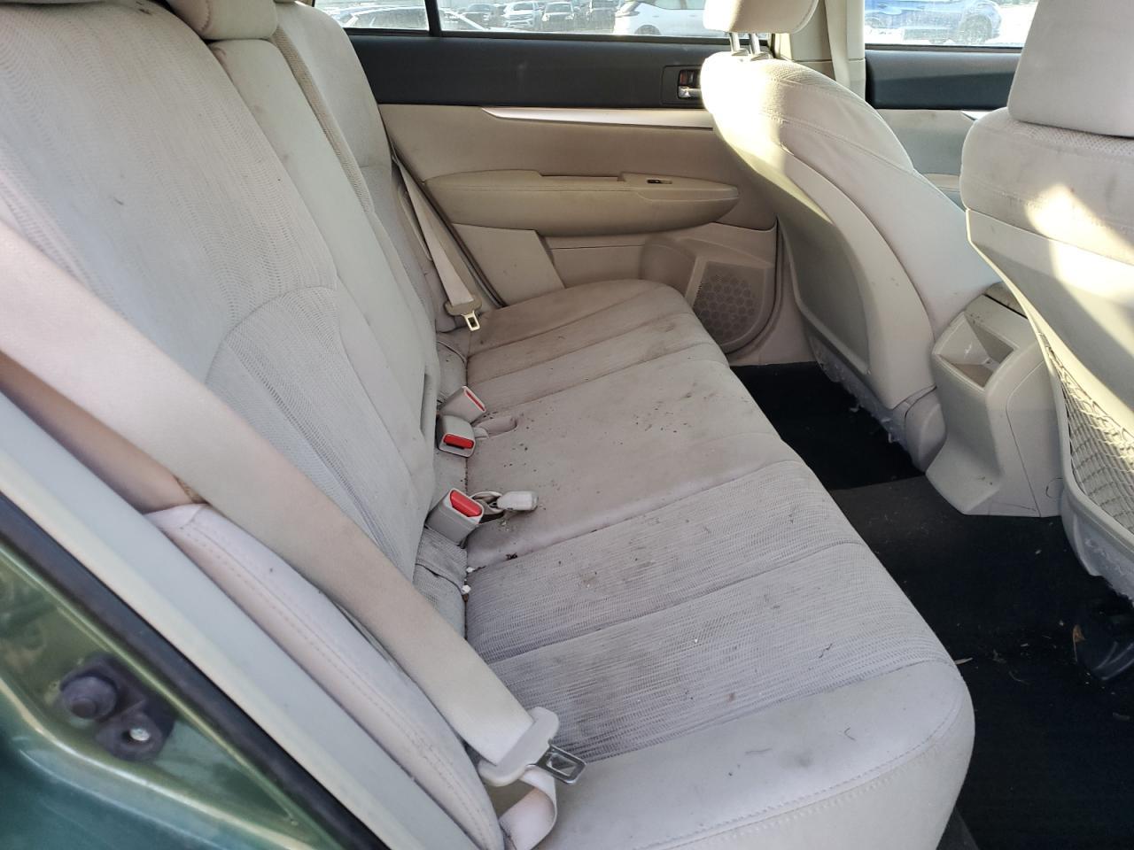 2013 SUBARU Outback