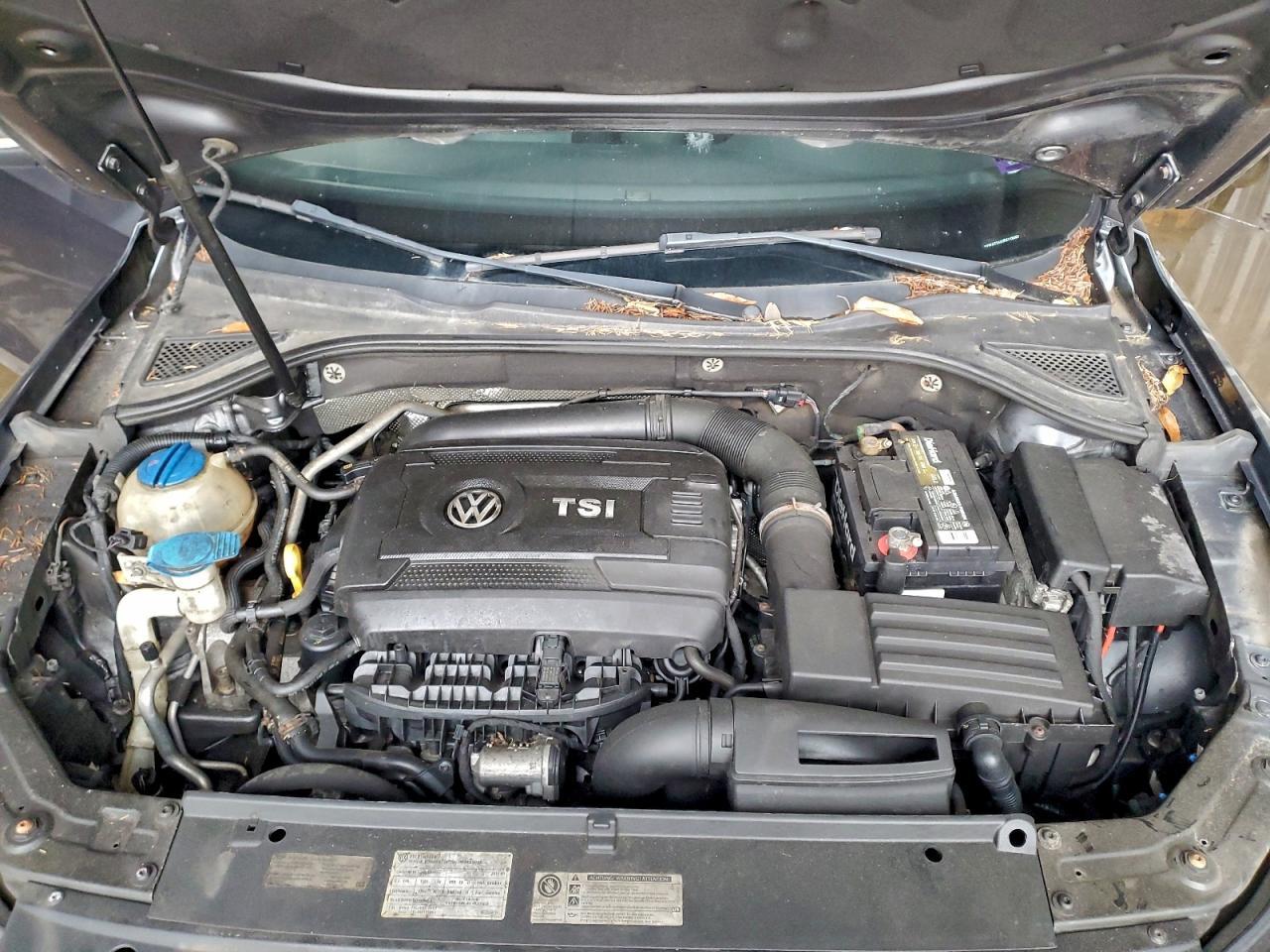 2015 VOLKSWAGEN Passat