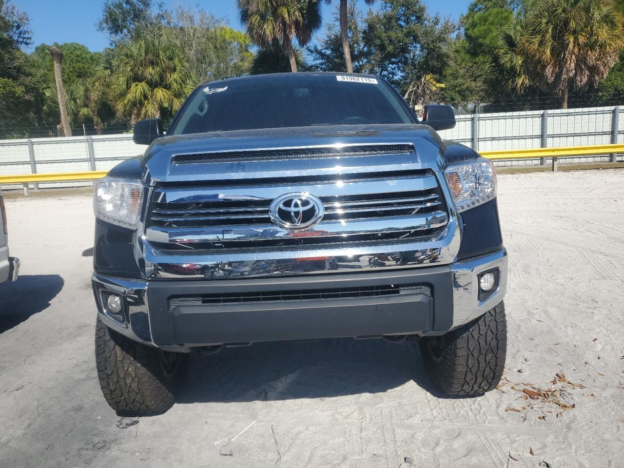 2016 TOYOTA TUNDRA
