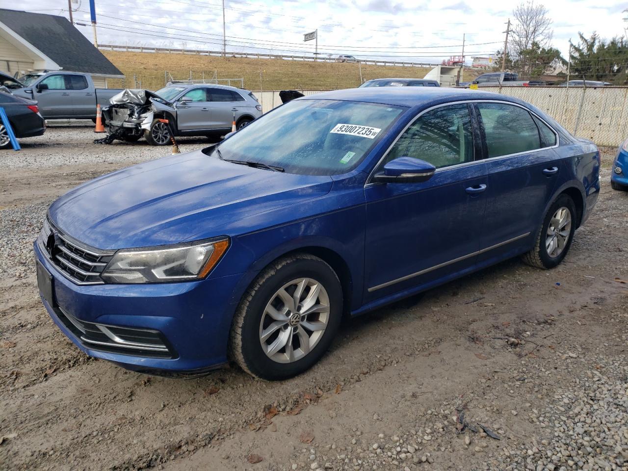 2017 VOLKSWAGEN Passat