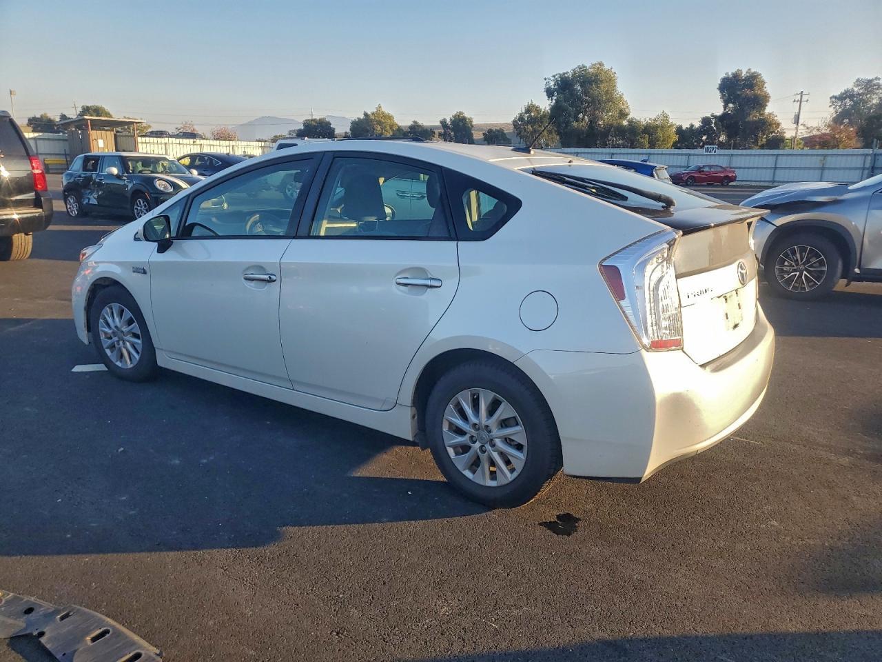 2013 TOYOTA Prius Plug-In