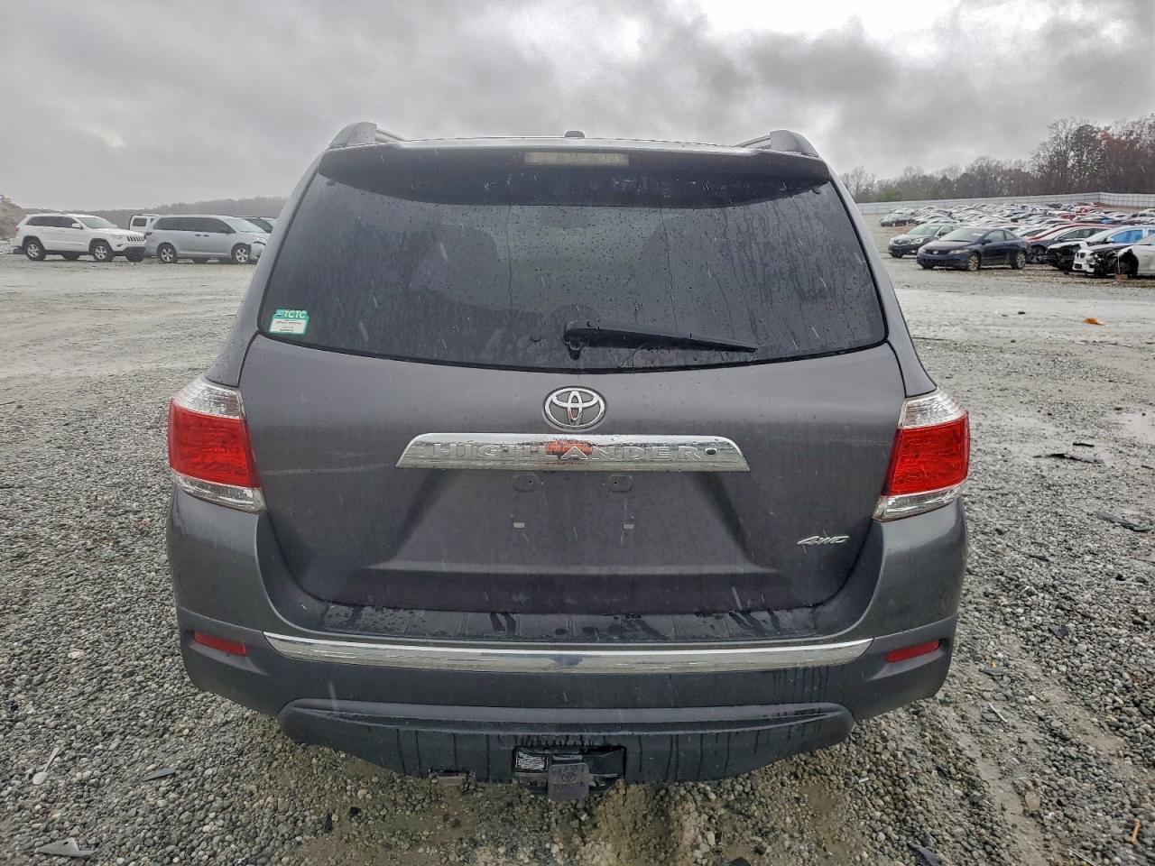 2011 TOYOTA HIGHLANDER