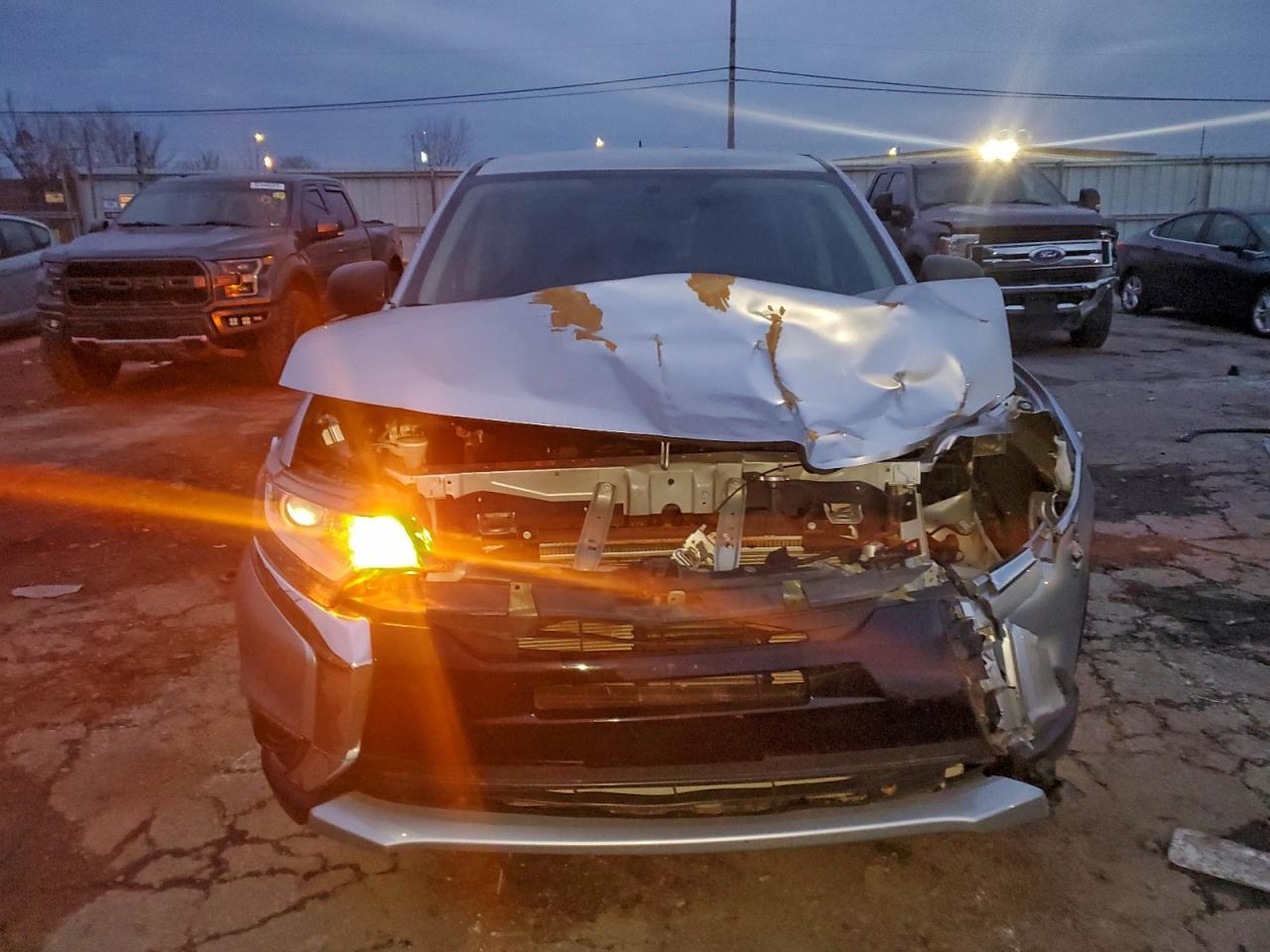 2016 MITSUBISHI outlander