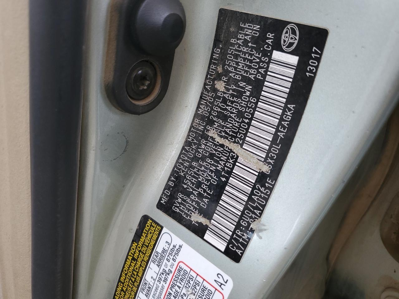 2005 TOYOTA Avalon