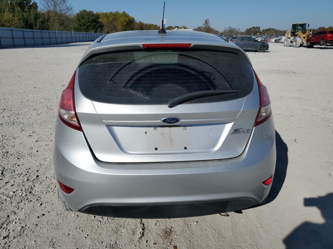 2016 FORD Fiesta