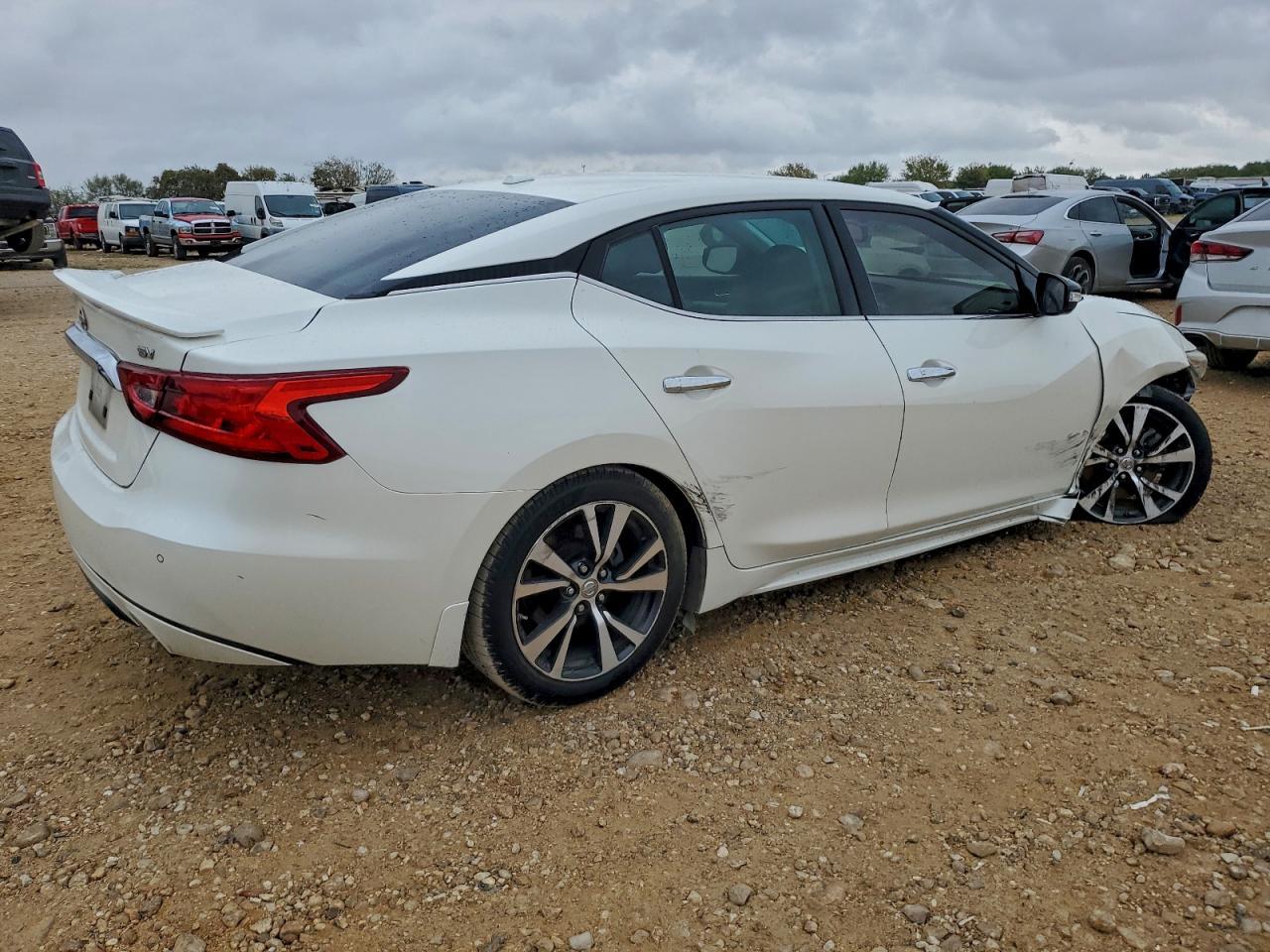 2016 NISSAN Maxima