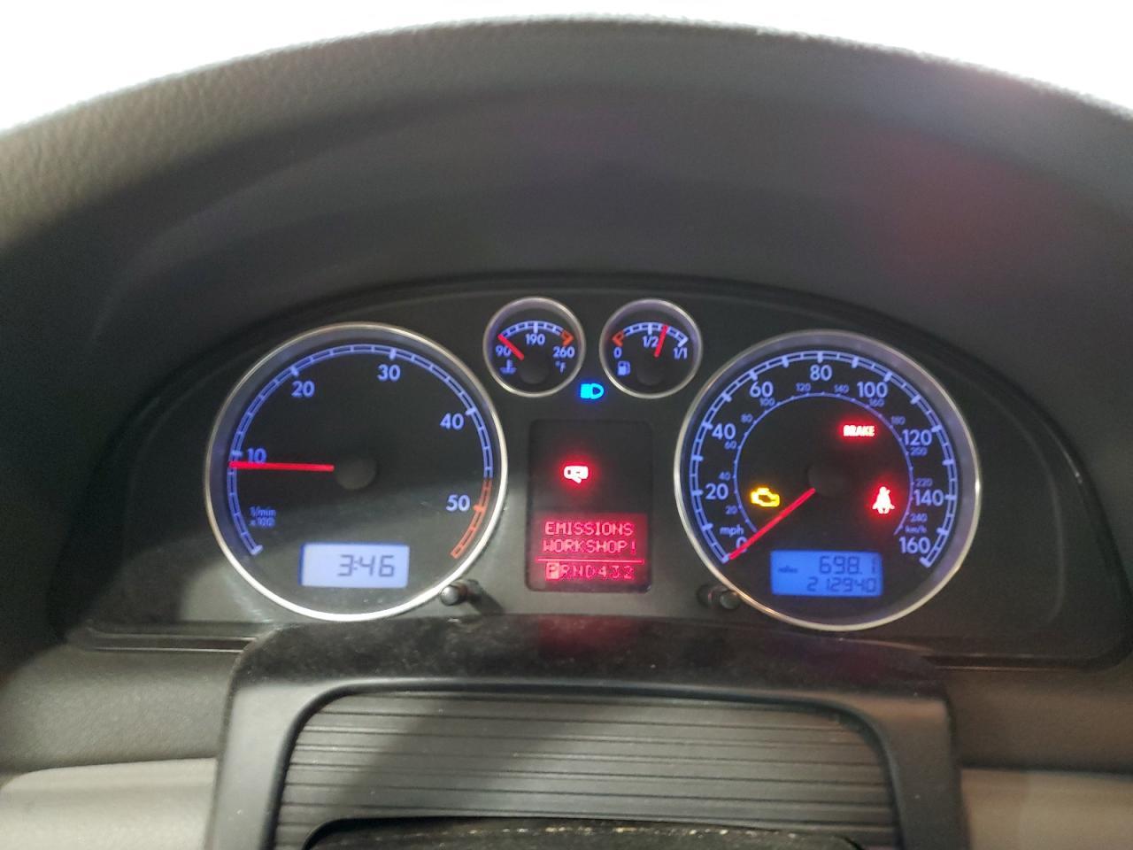 2005 VOLKSWAGEN Passat