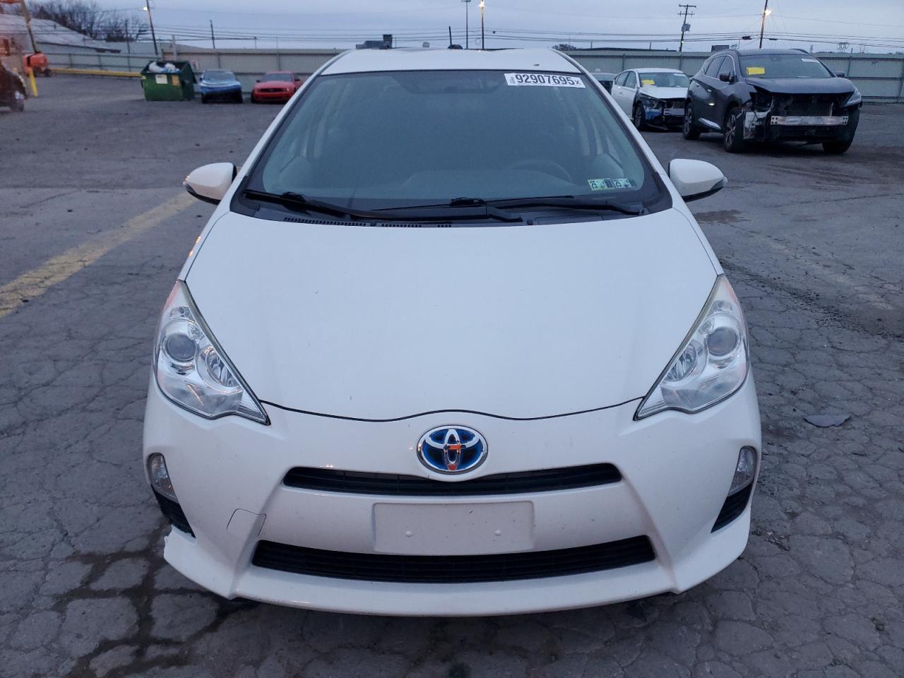 2014 TOYOTA Prius c