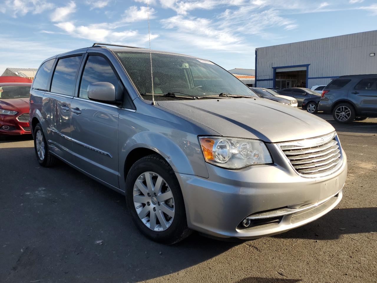2016 CHRYSLER Town & Country