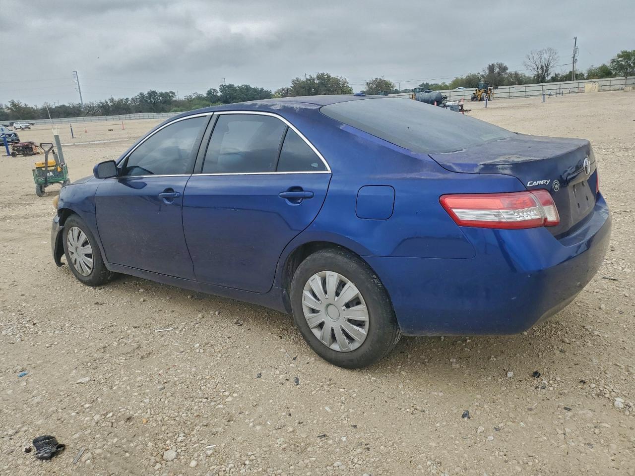 2011 TOYOTA CAMRY