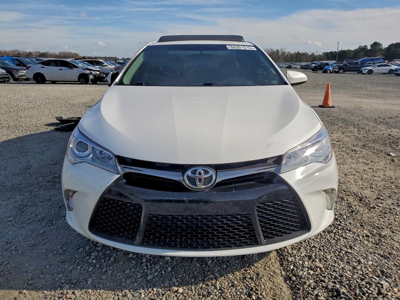 2015 TOYOTA CAMRY