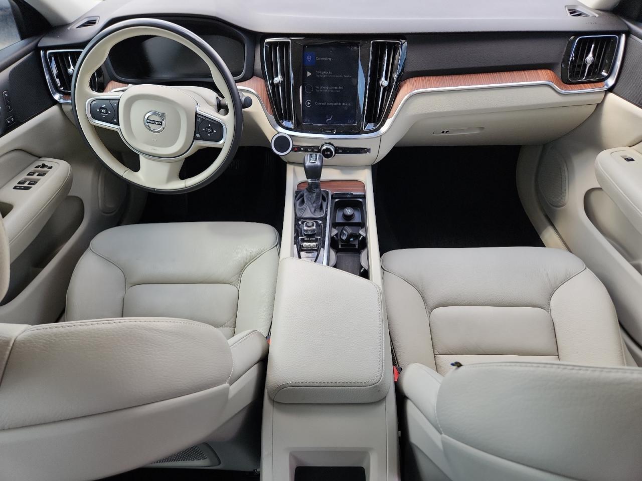 2020 VOLVO S60