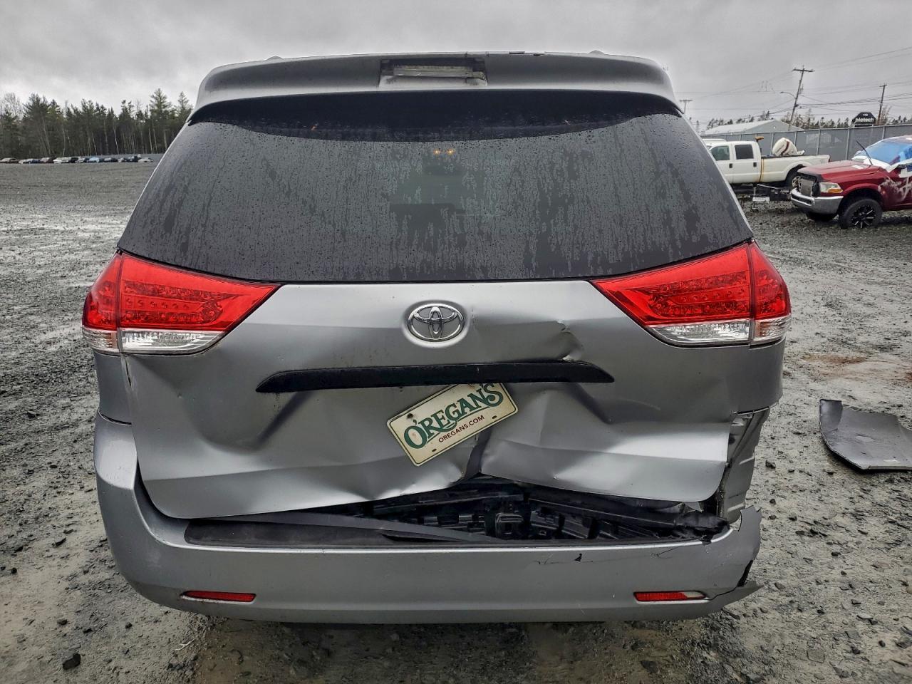 2013 TOYOTA SIENNA