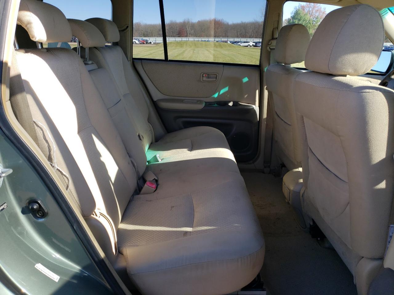 2004 TOYOTA HIGHLANDER
