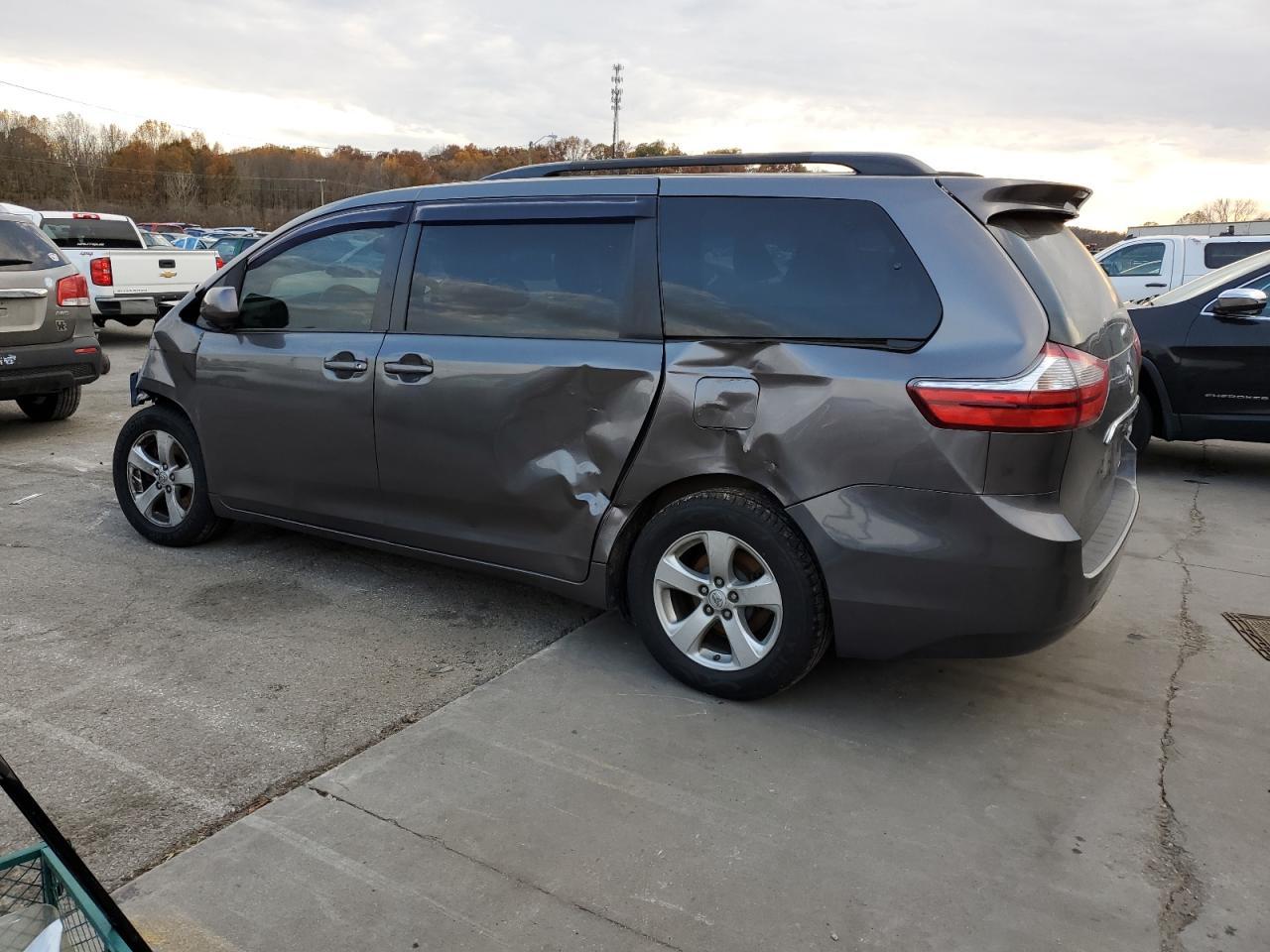 2015 TOYOTA SIENNA