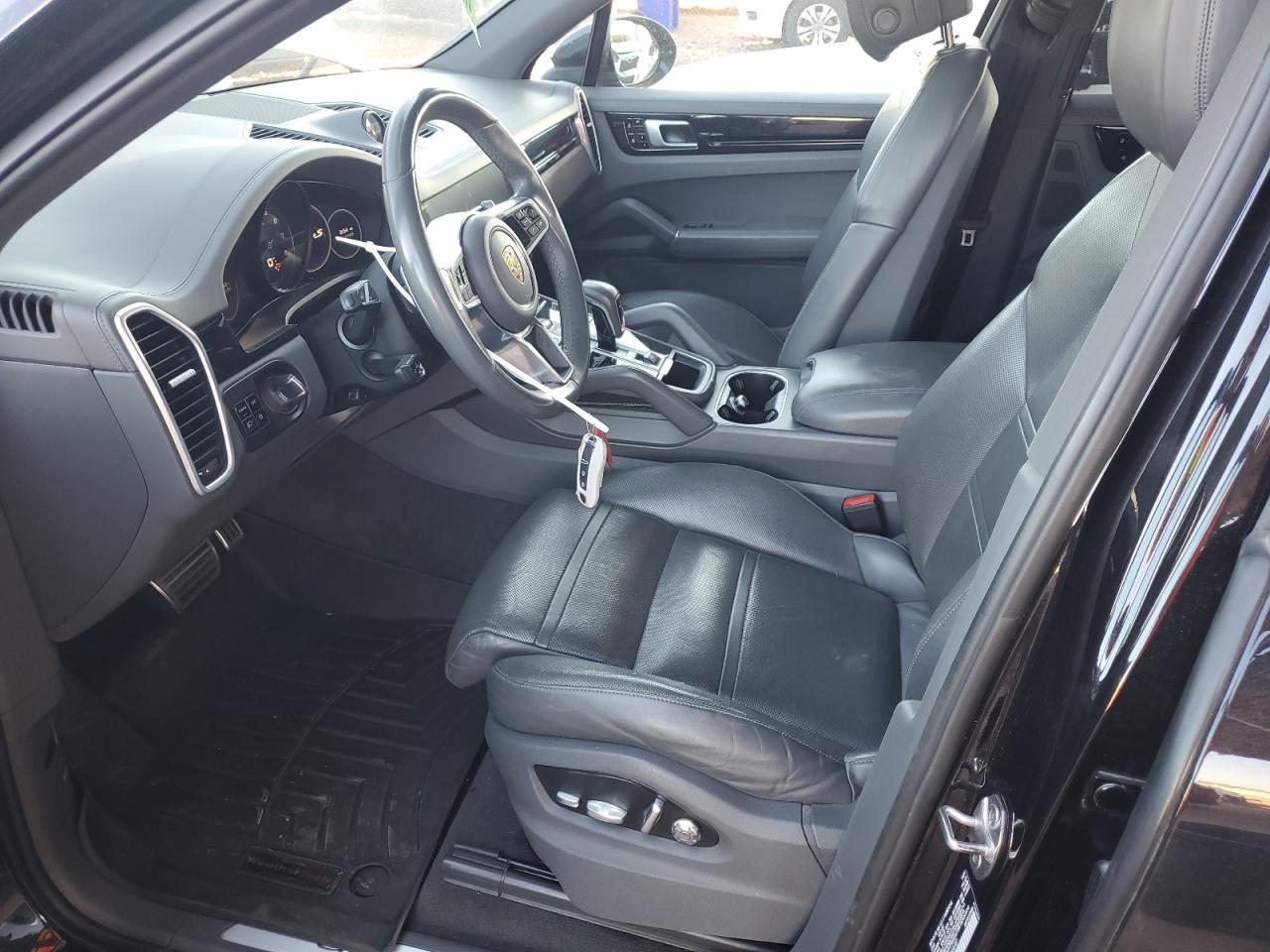2019 PORSCHE CAYENNE