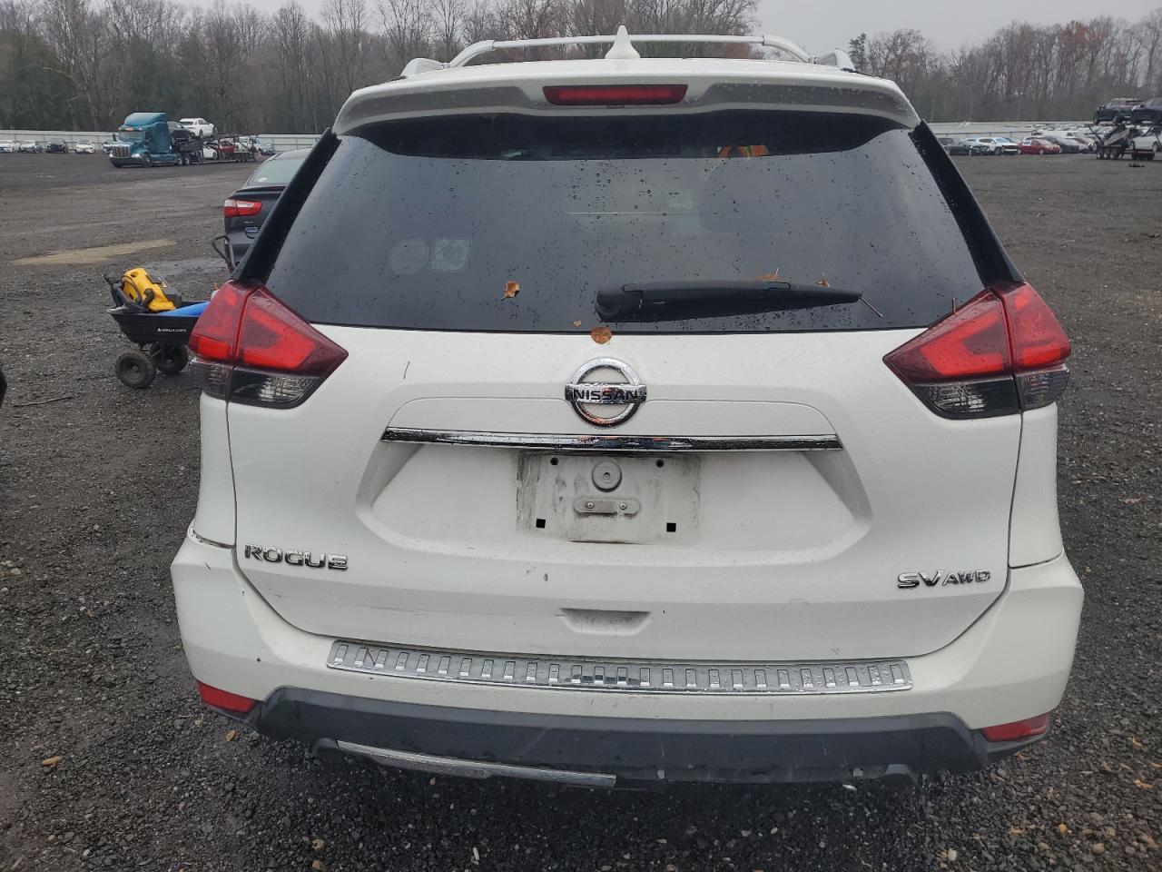 2017 NISSAN ROGUE
