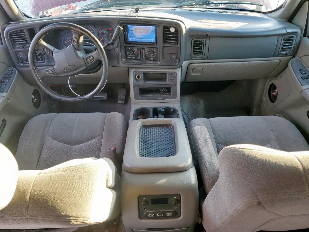 2004 CHEVROLET Suburban