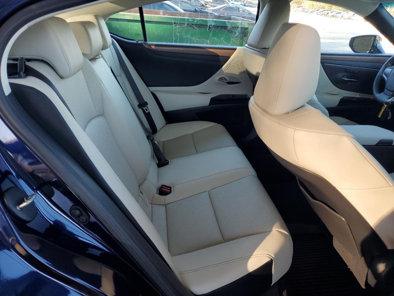 2025 LEXUS ES 350