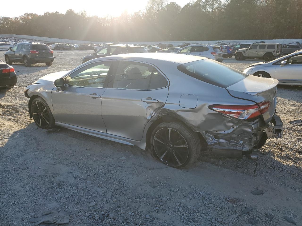 2018 TOYOTA CAMRY