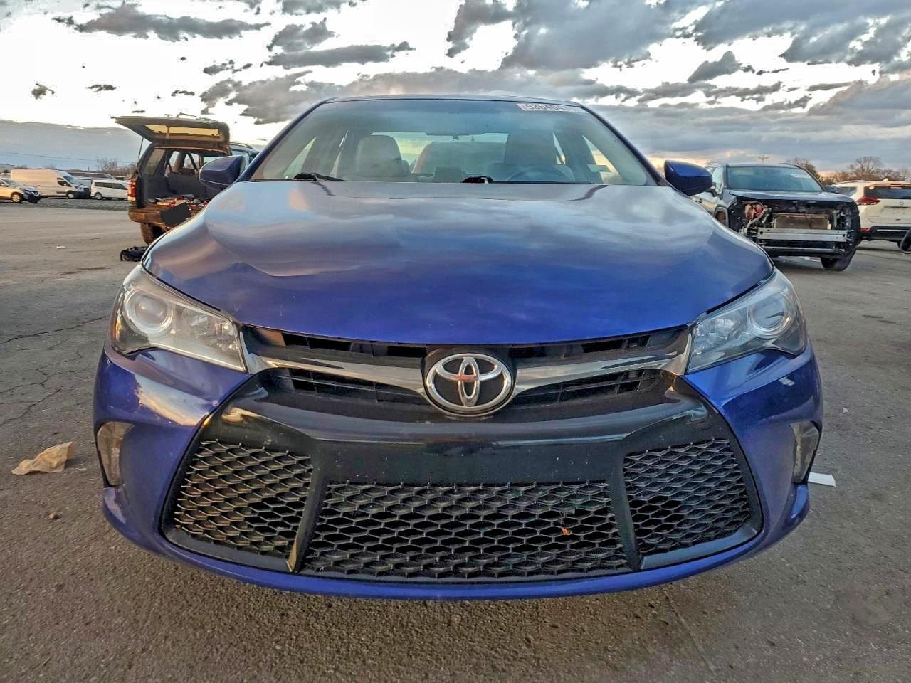 2016 TOYOTA CAMRY
