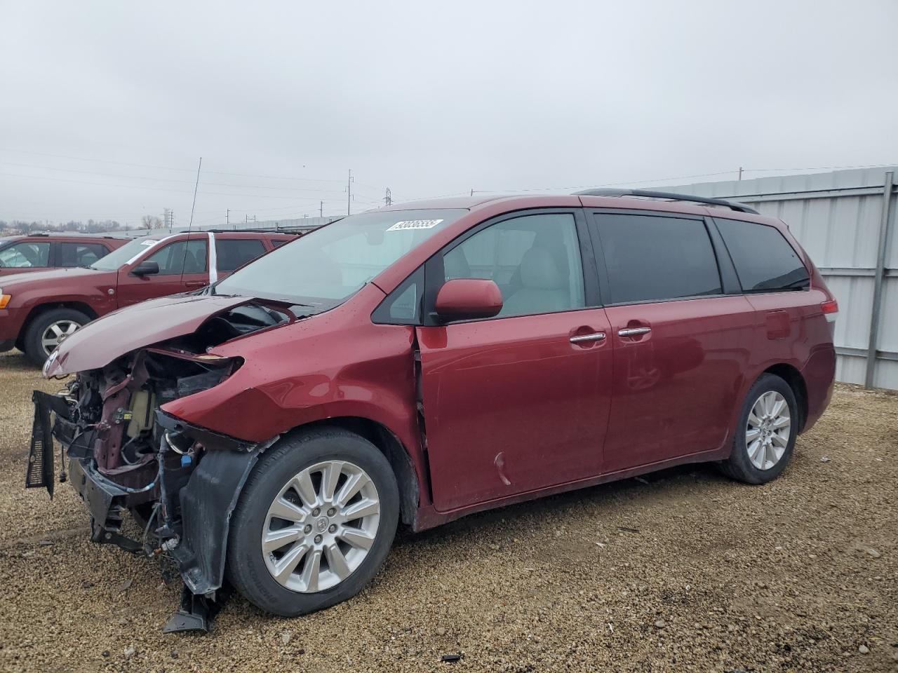 2014 TOYOTA SIENNA