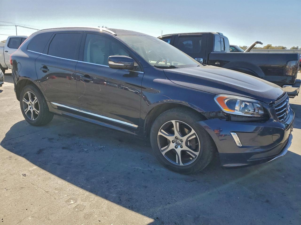 2015 VOLVO XC60