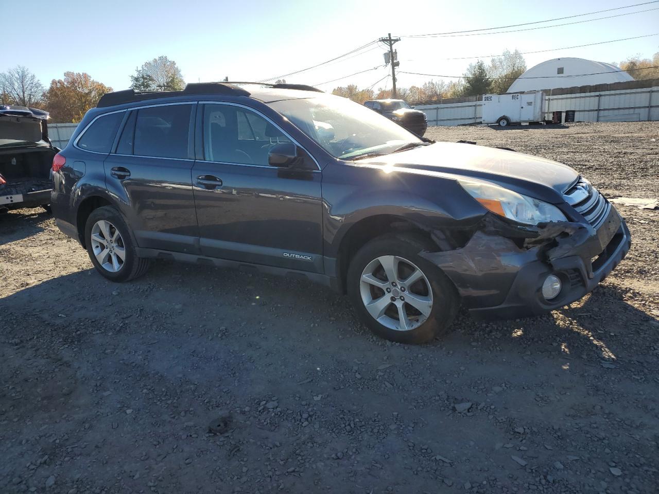 2013 SUBARU Outback