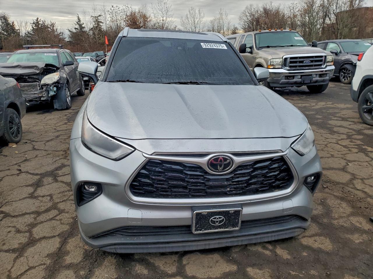 2022 TOYOTA HIGHLANDER