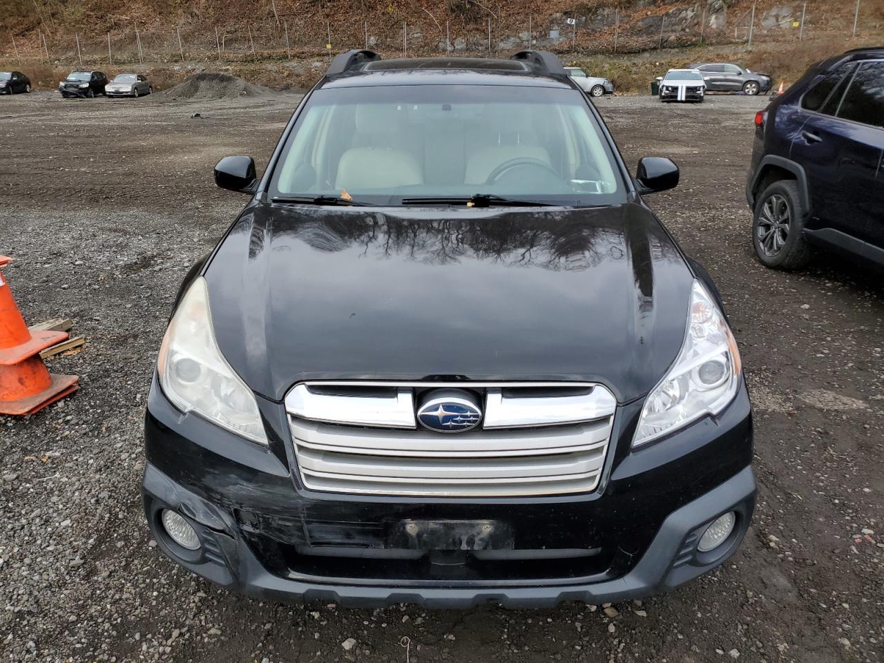 2014 SUBARU Outback