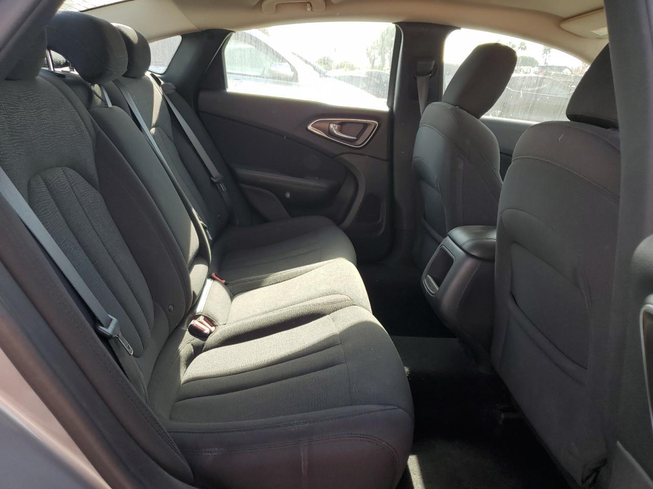 2016 CHRYSLER 200