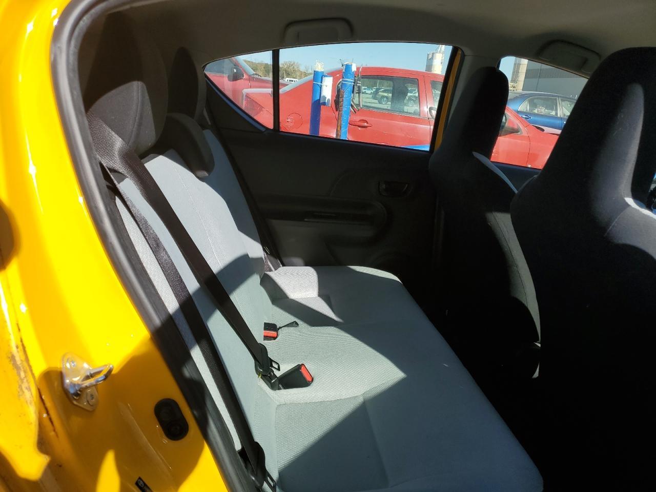 2015 TOYOTA Prius c