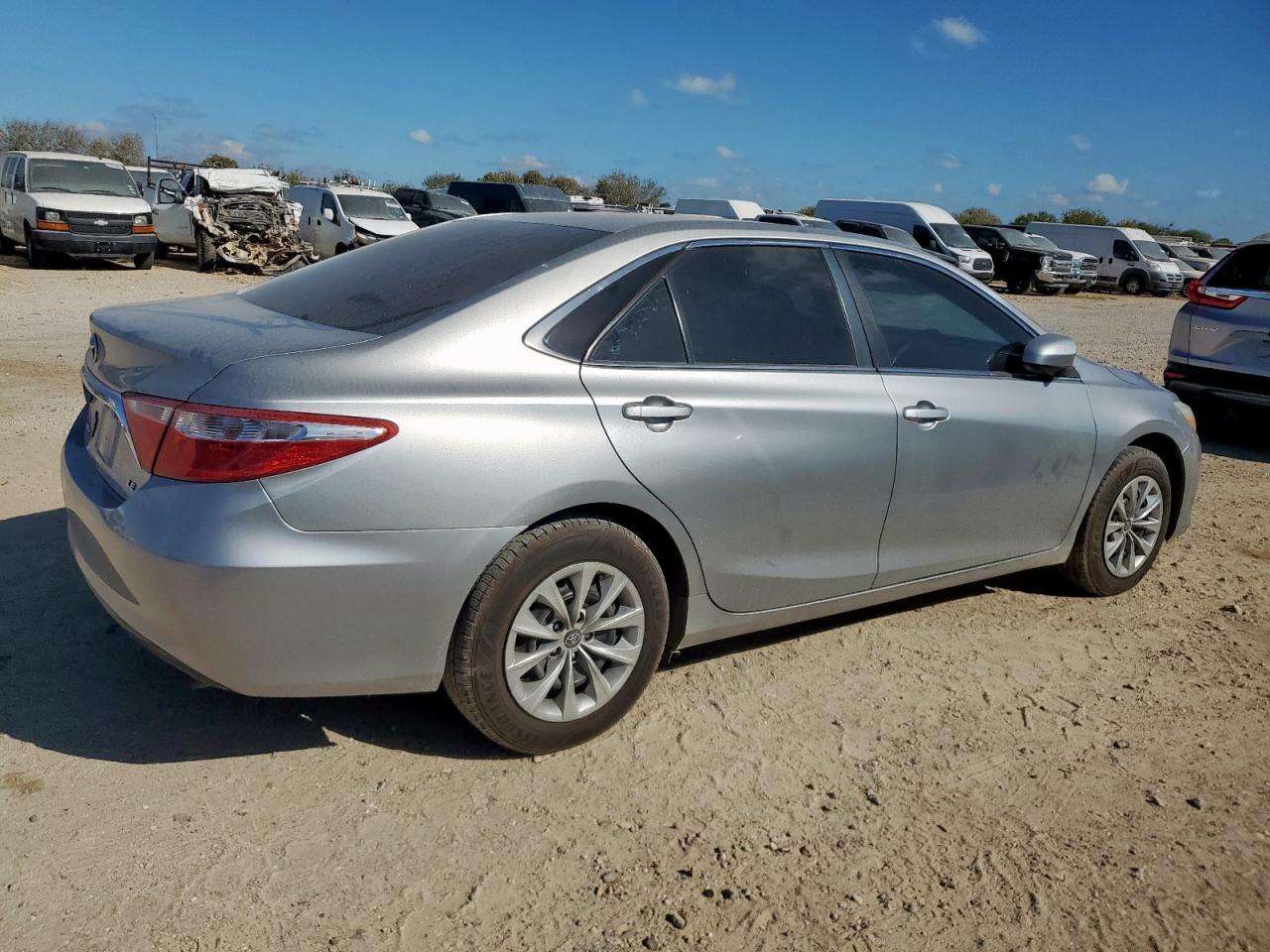 2017 TOYOTA CAMRY