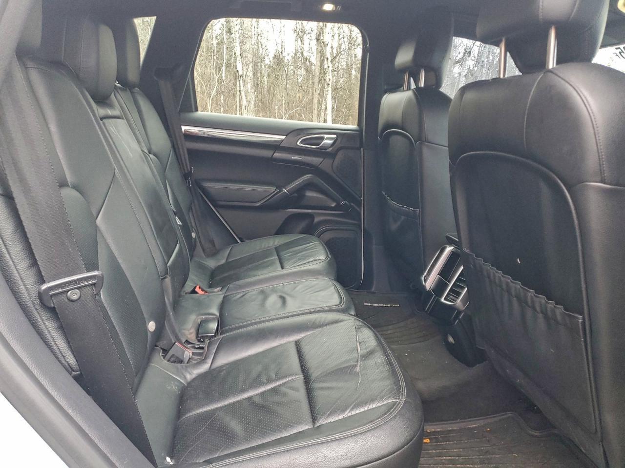 2014 PORSCHE CAYENNE