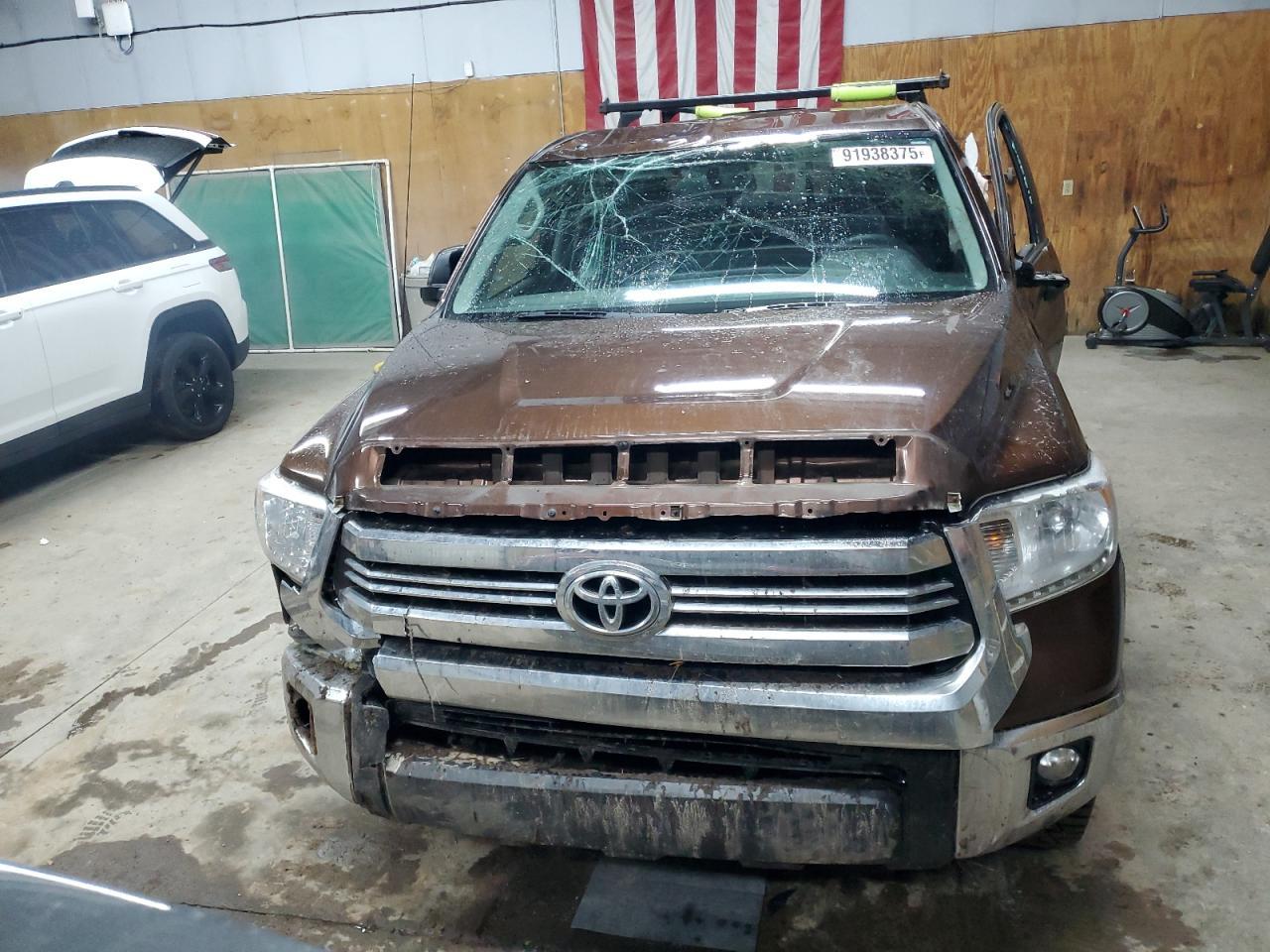 2017 TOYOTA TUNDRA