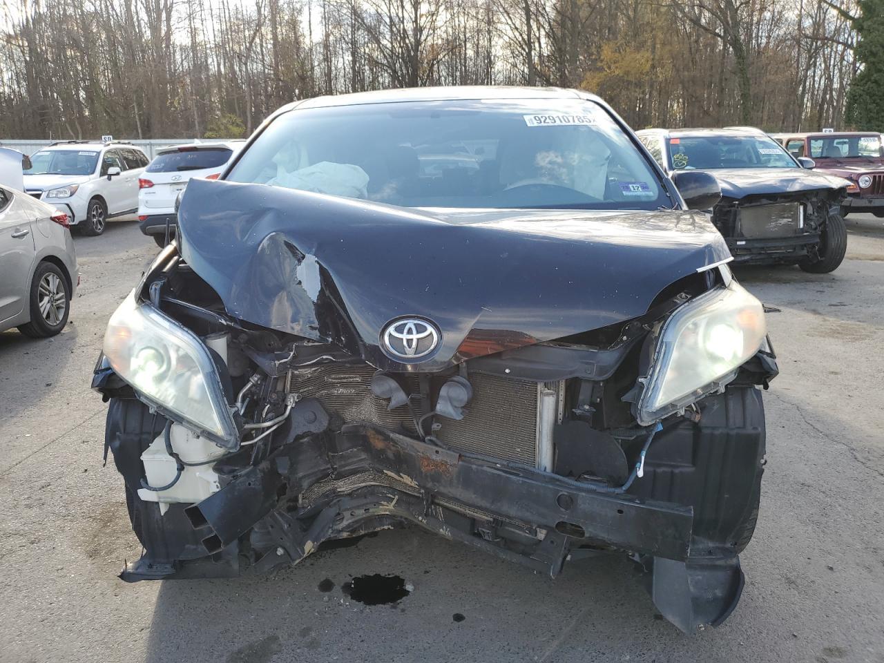 2012 TOYOTA SIENNA