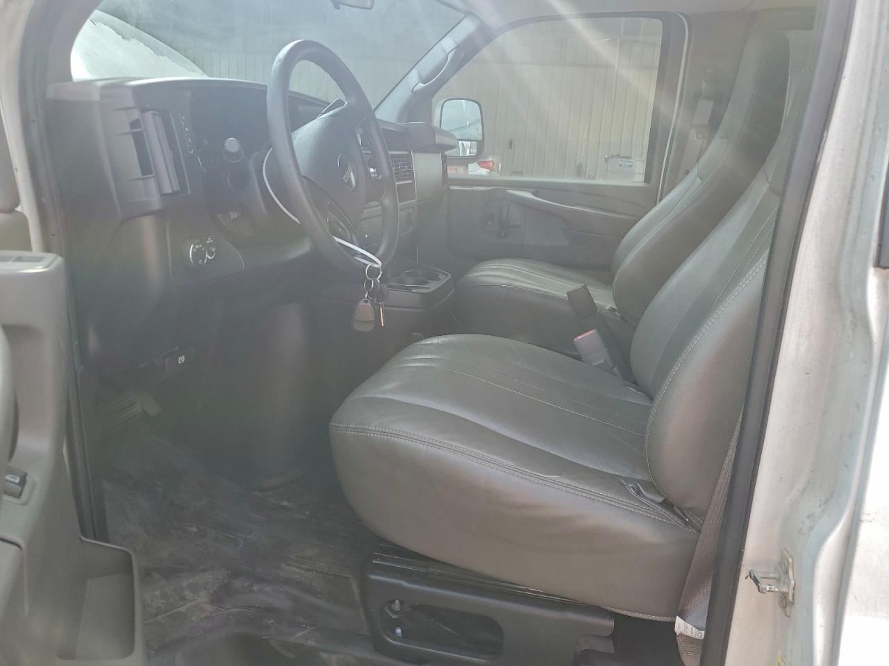 2010 GMC Savana