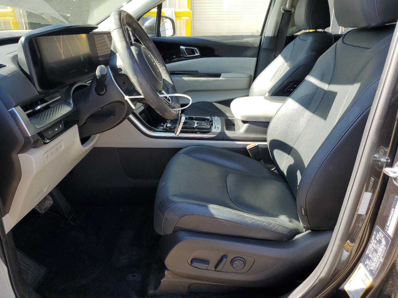 2023 KIA Carnival