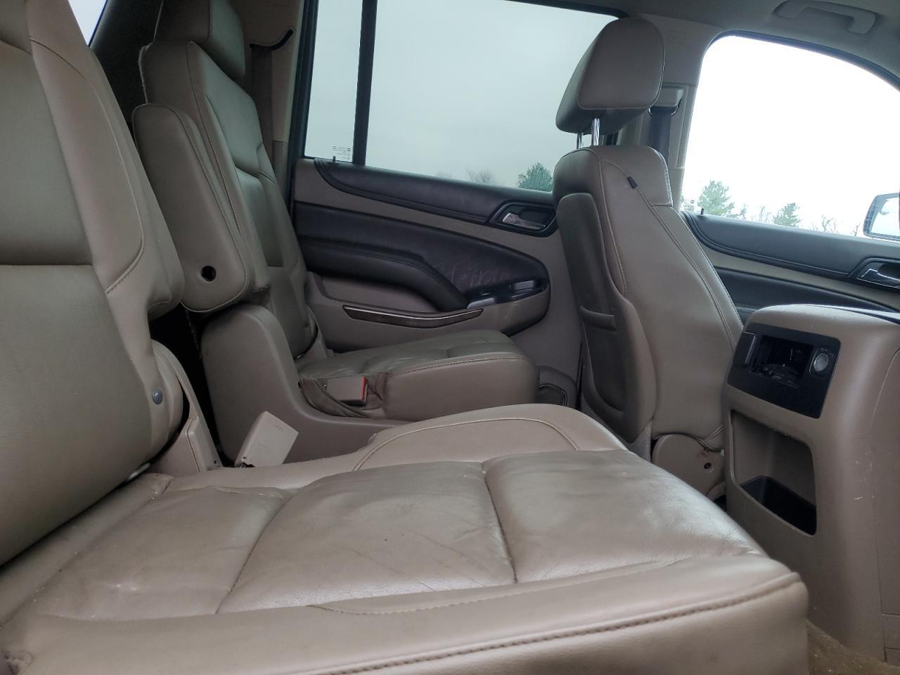 2015 CHEVROLET Suburban