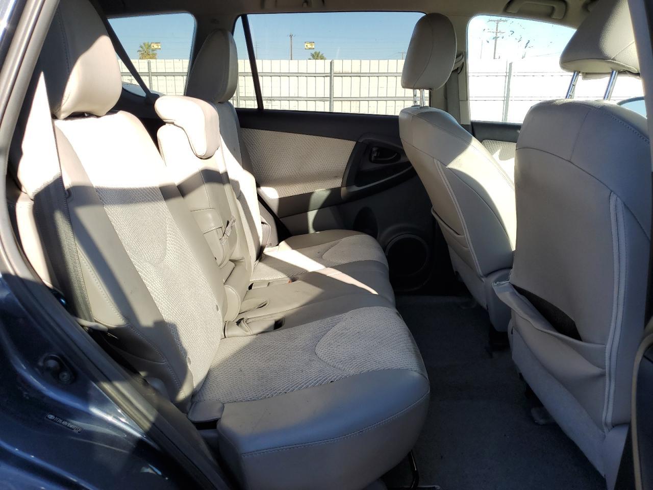2014 TOYOTA RAV4