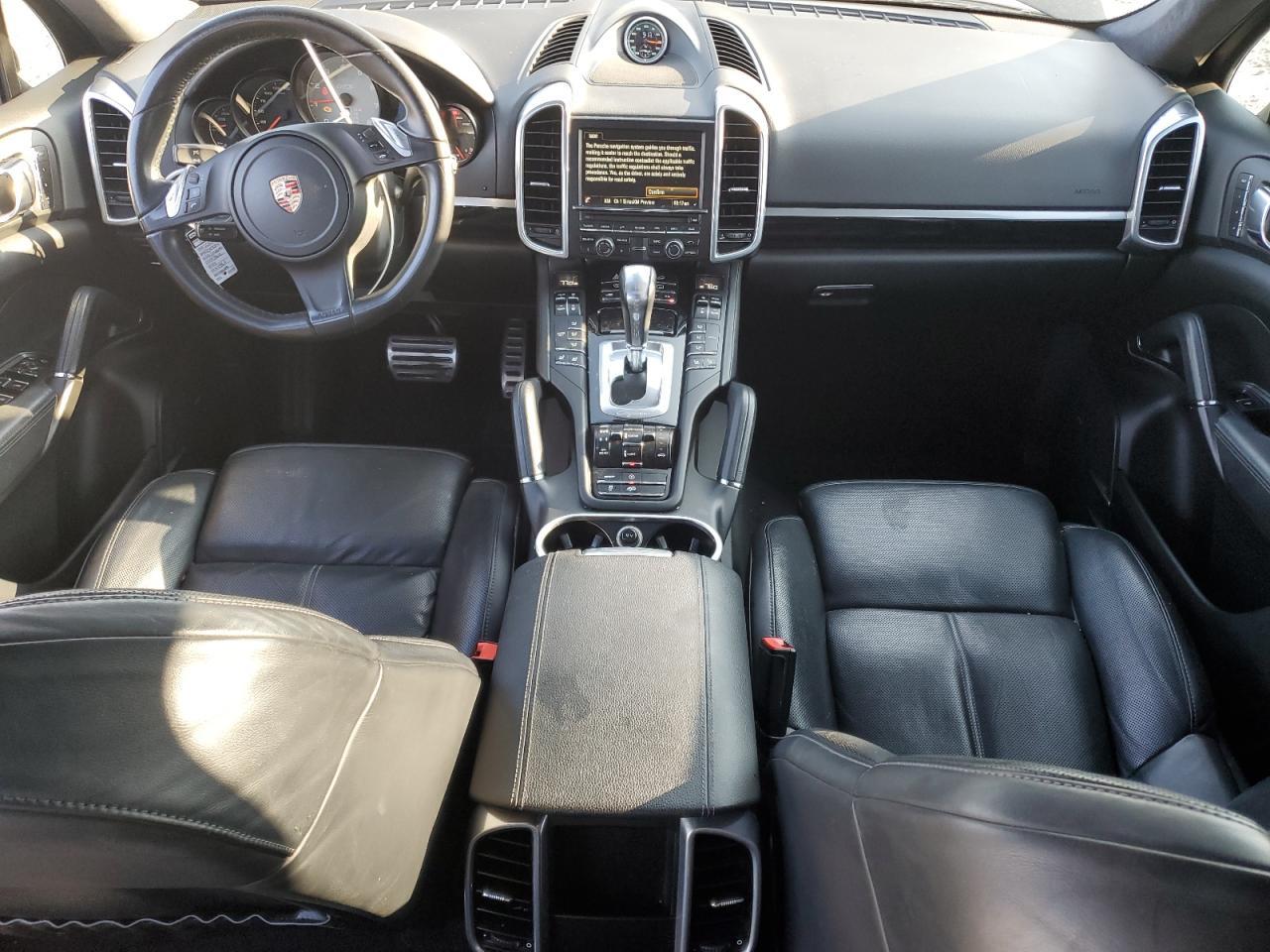 2014 PORSCHE CAYENNE