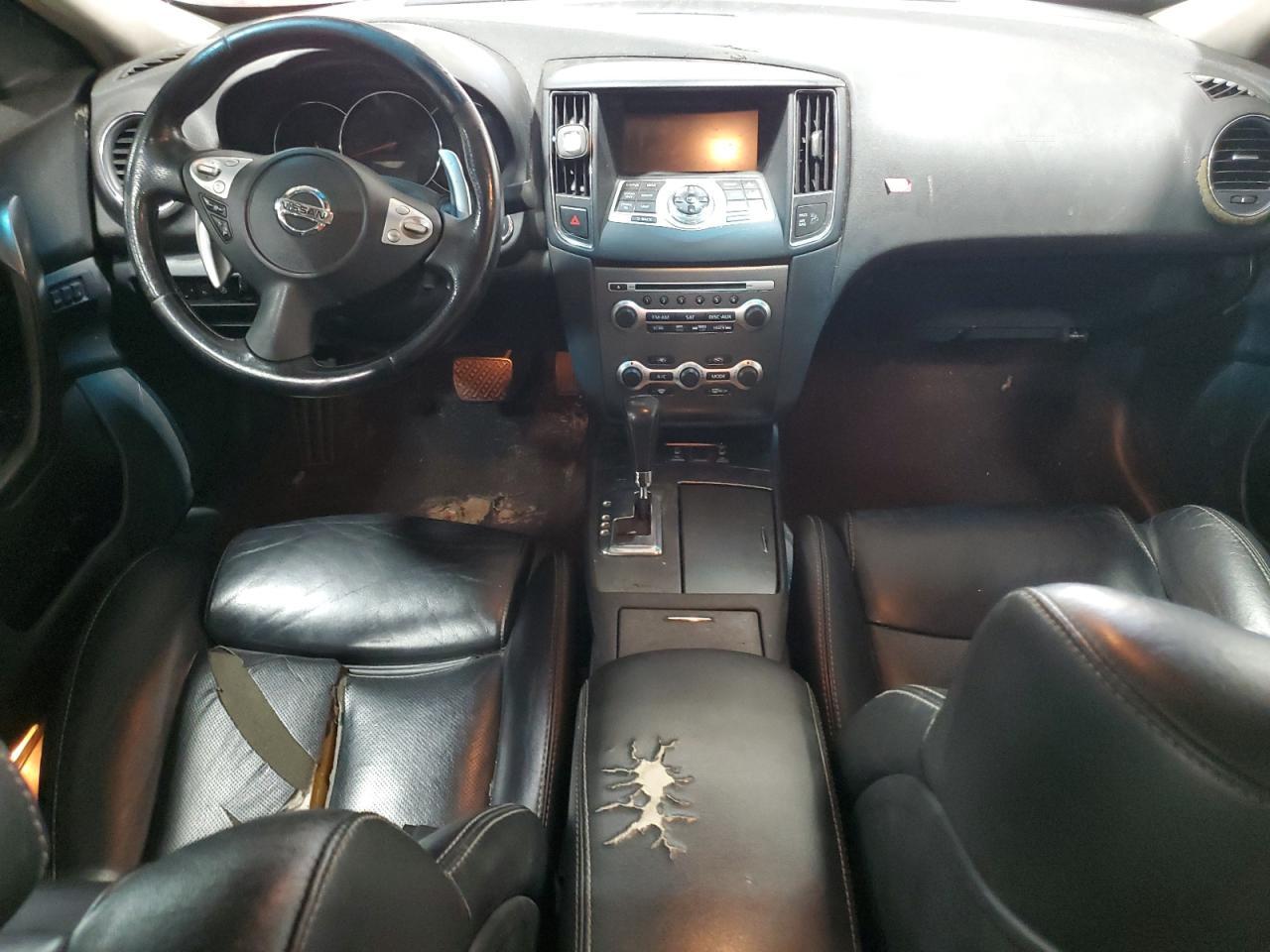 2011 NISSAN Maxima