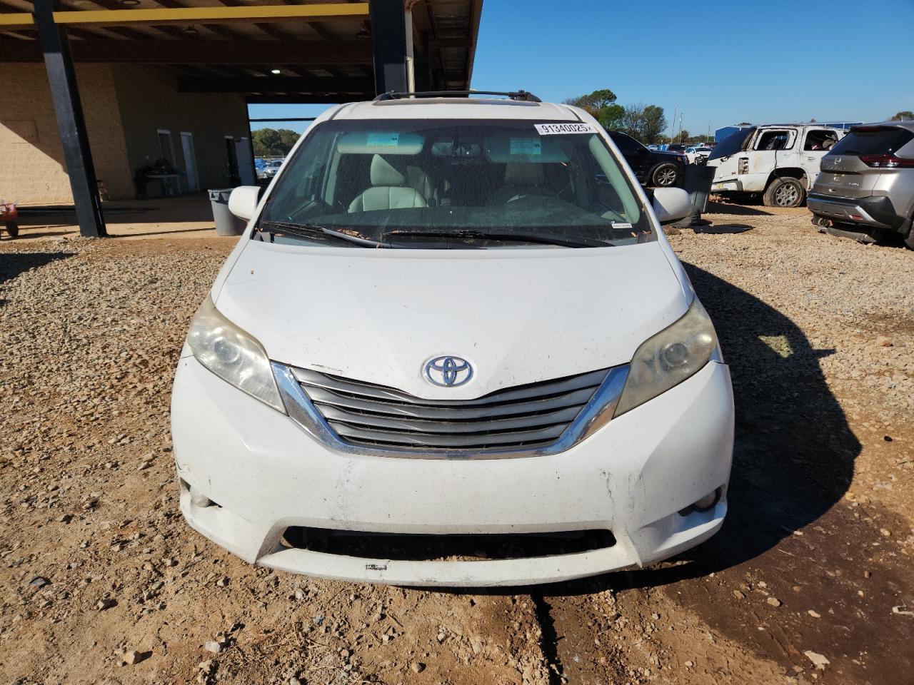2013 TOYOTA SIENNA