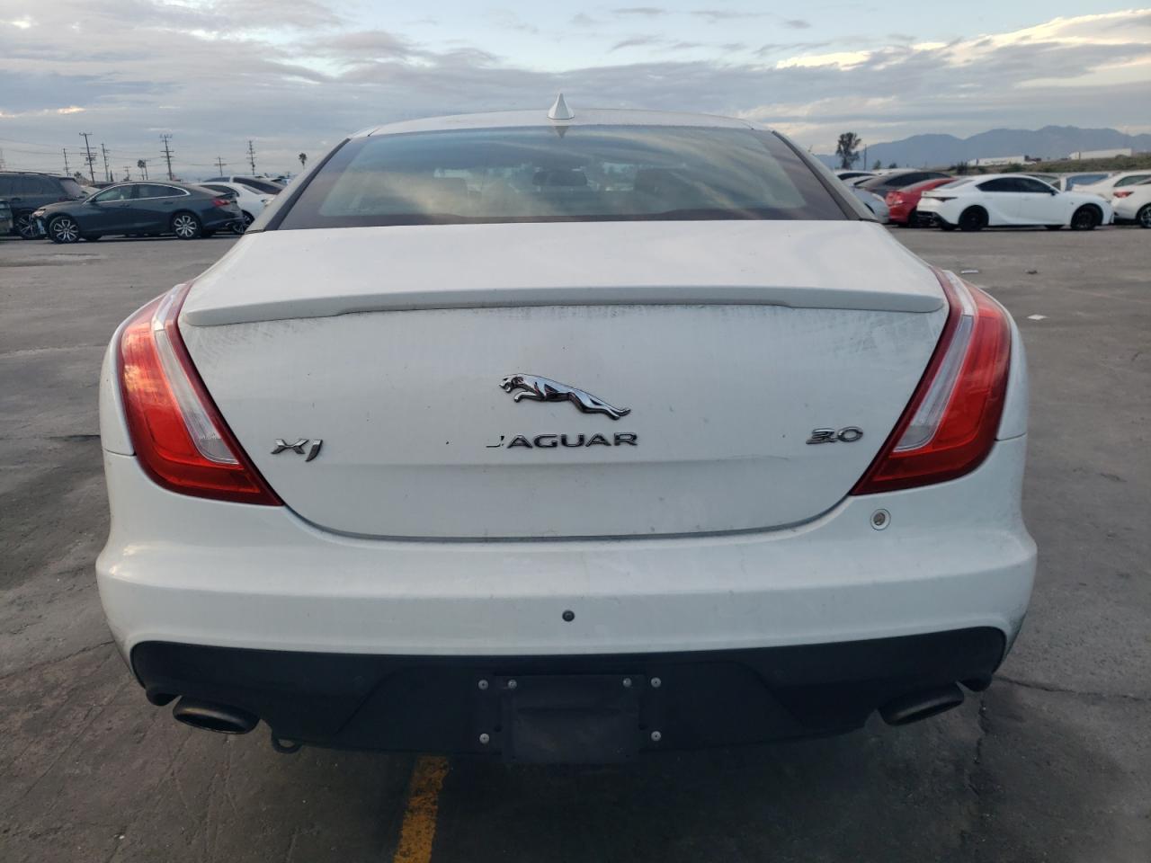 2016 JAGUAR Xj-Series