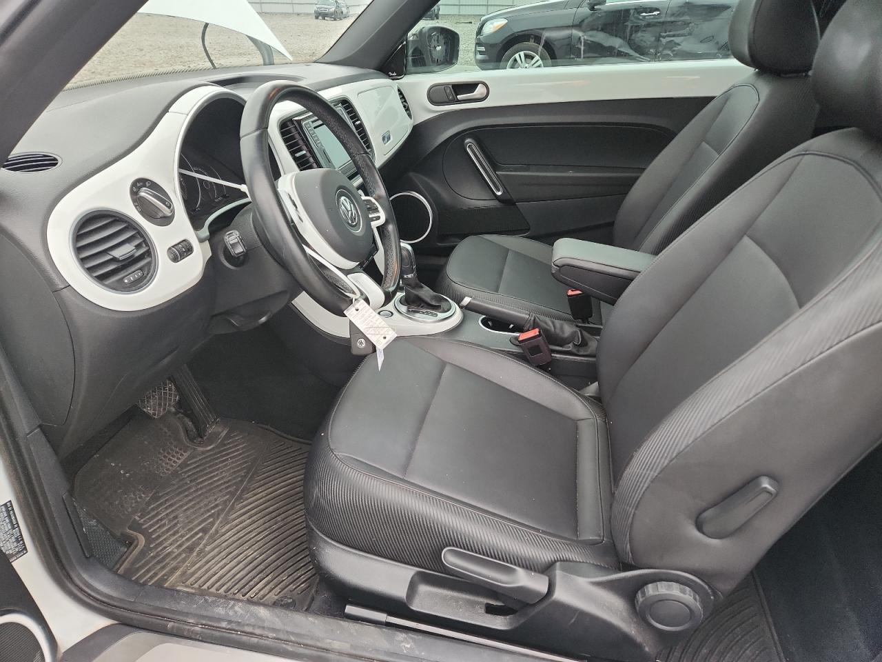 2018 VOLKSWAGEN Beetle