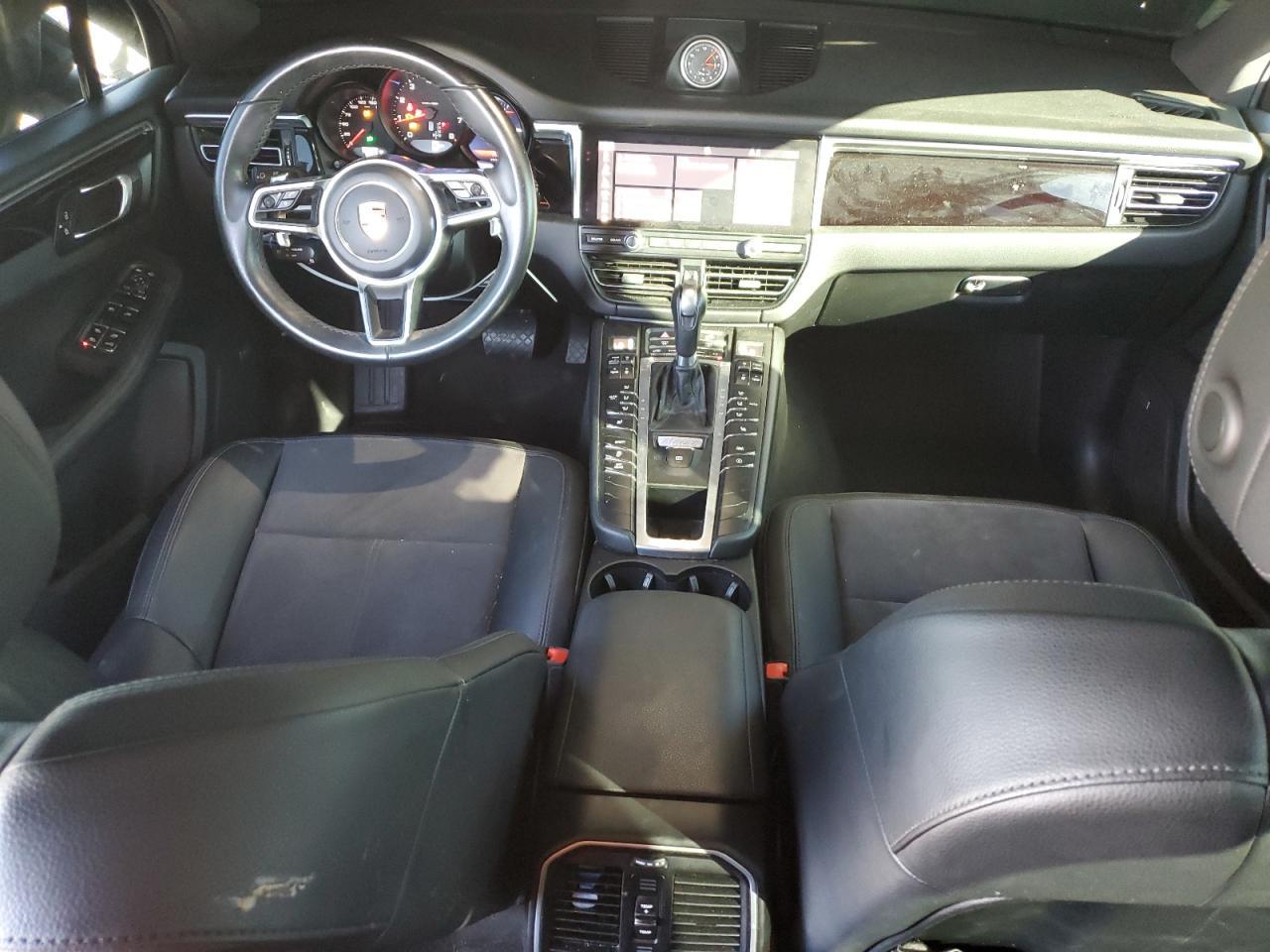 2019 PORSCHE Macan