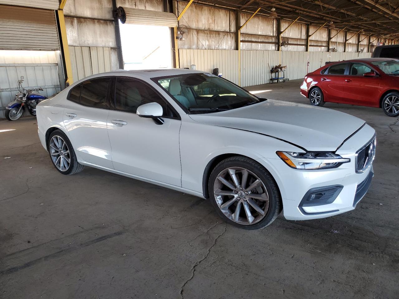 2021 VOLVO S60