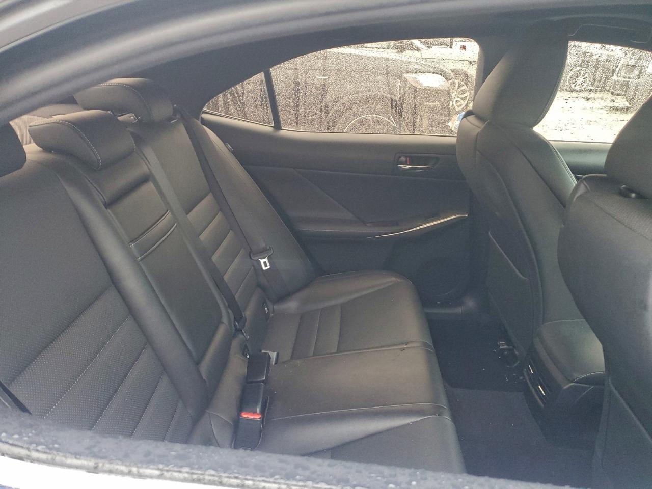 2016 LEXUS IS 300