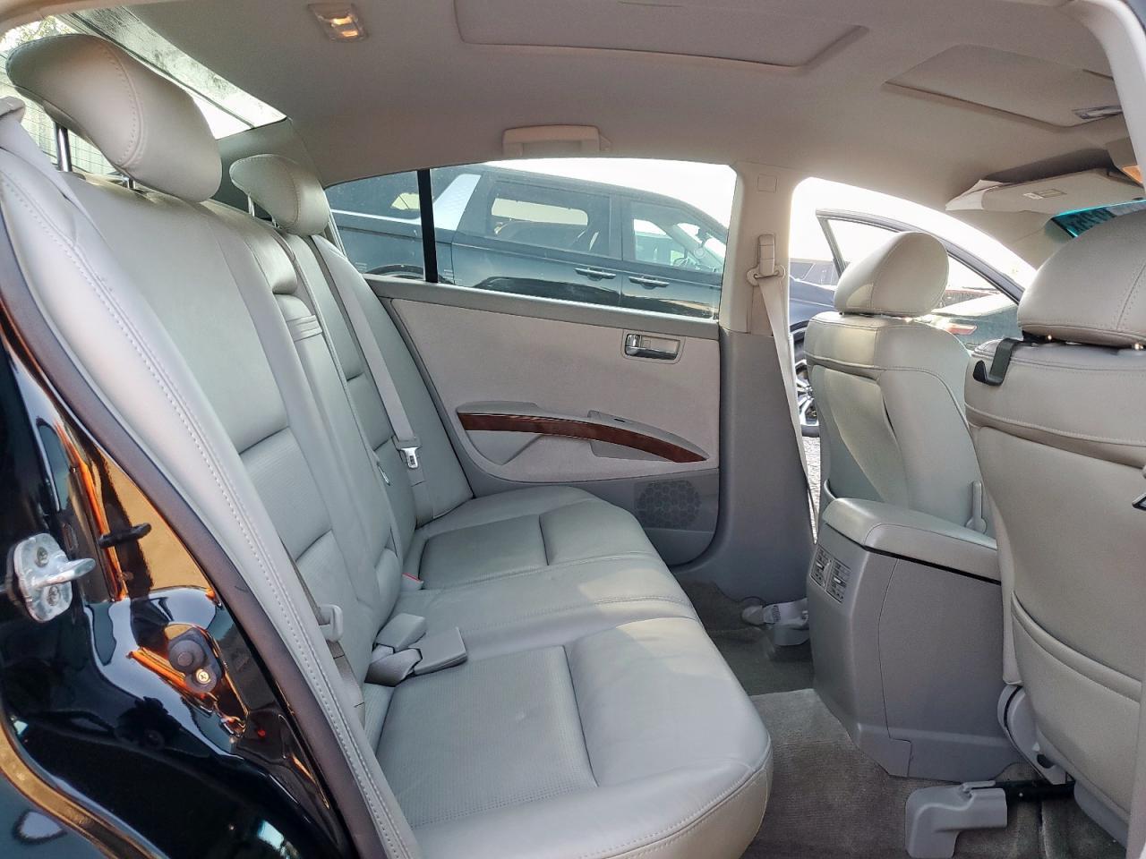 2005 NISSAN Maxima
